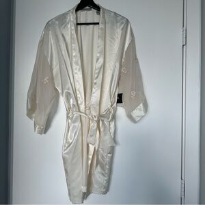 Valerie Stevens • Bridal Robe